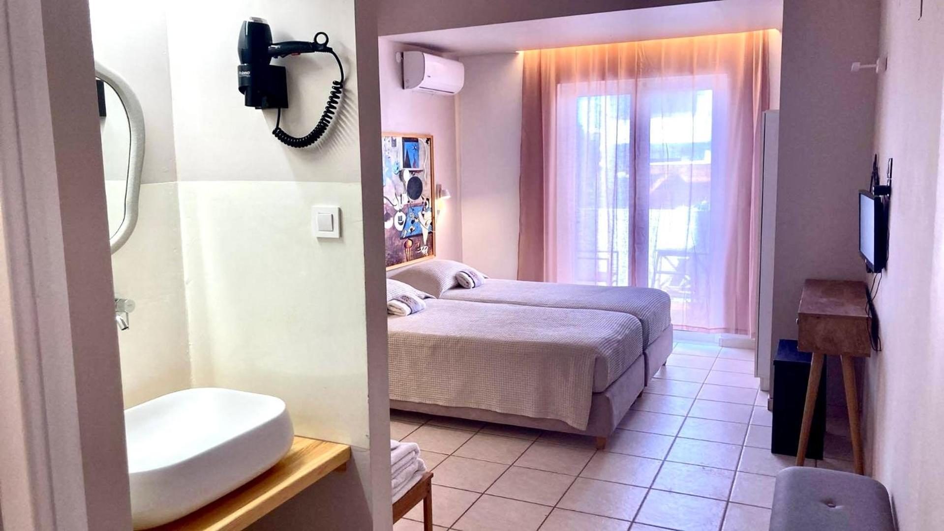 Tree Of Life Art Hotel Aγία Μαρίνα Εξωτερικό φωτογραφία